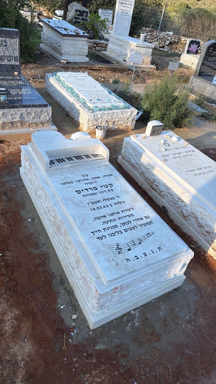 מצבה אומנותית בעבודת יד - עבודה 9