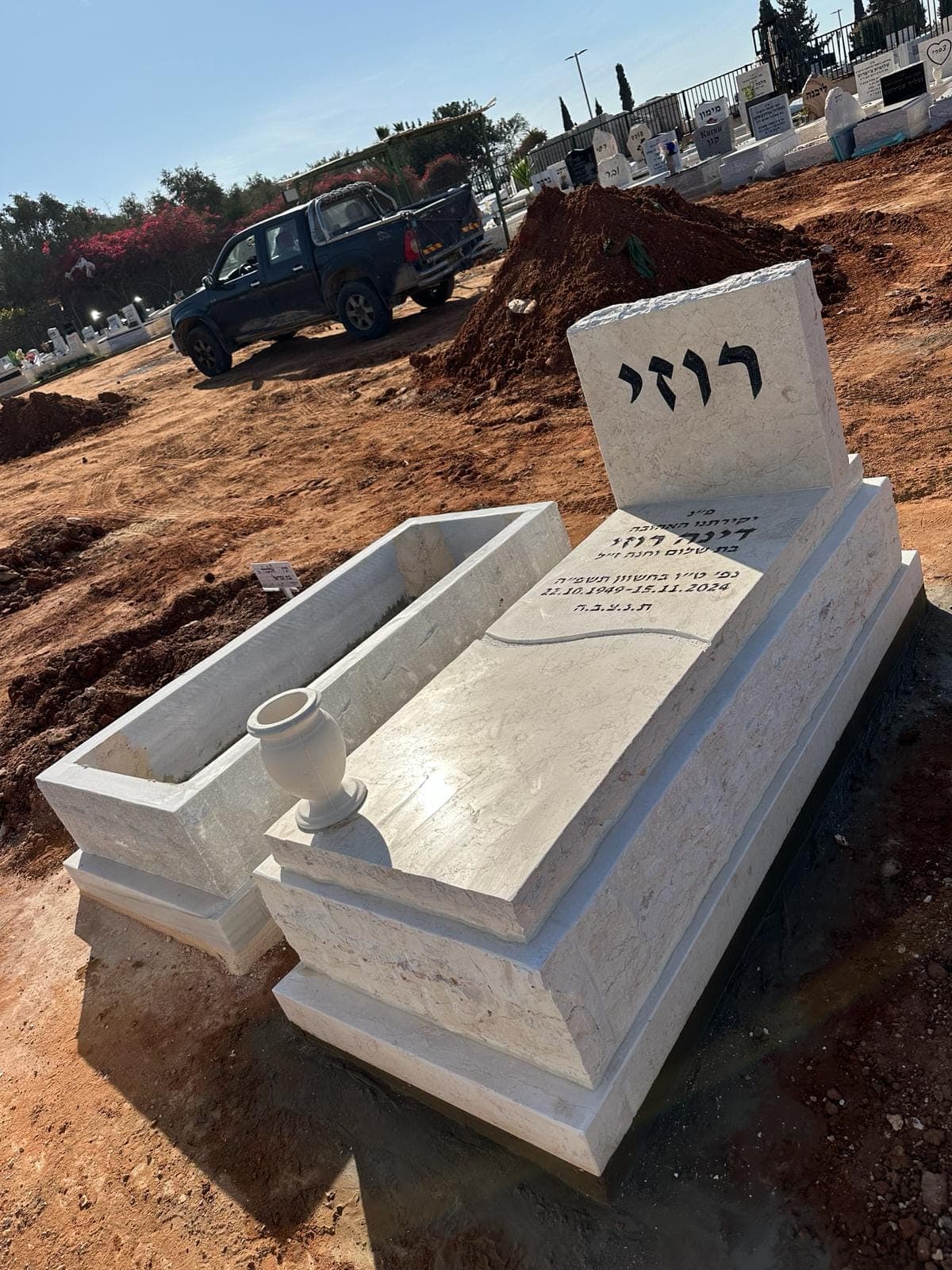 מצבת שיש חברון מסורתית - עבודה 9