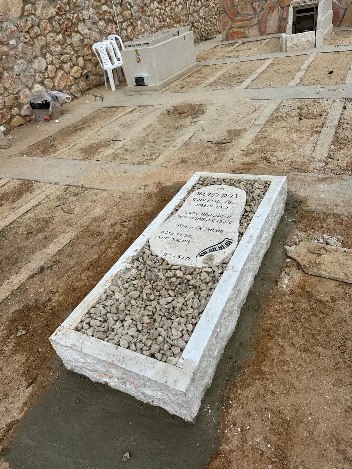 מצבת שיש חברון מסורתית - עבודה 13
