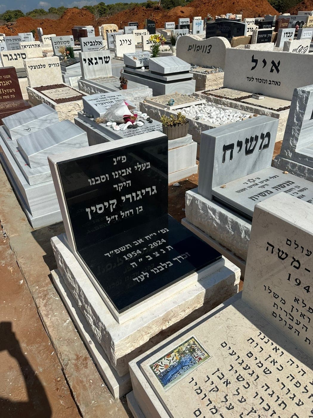 מצבת יחיד 6
