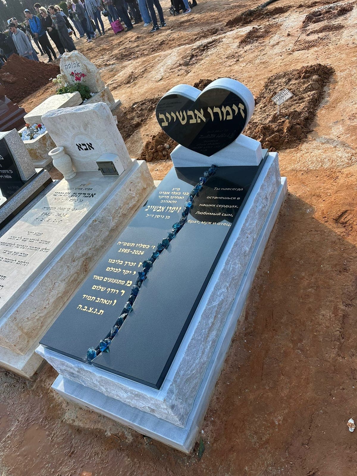 מצבת שיש טורקי לבן ובהיר - עבודה 10